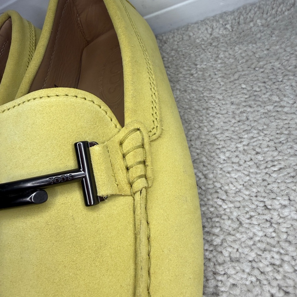 Tod's Lemon Suede Men's Driving Loafers - Picture 12 of 16